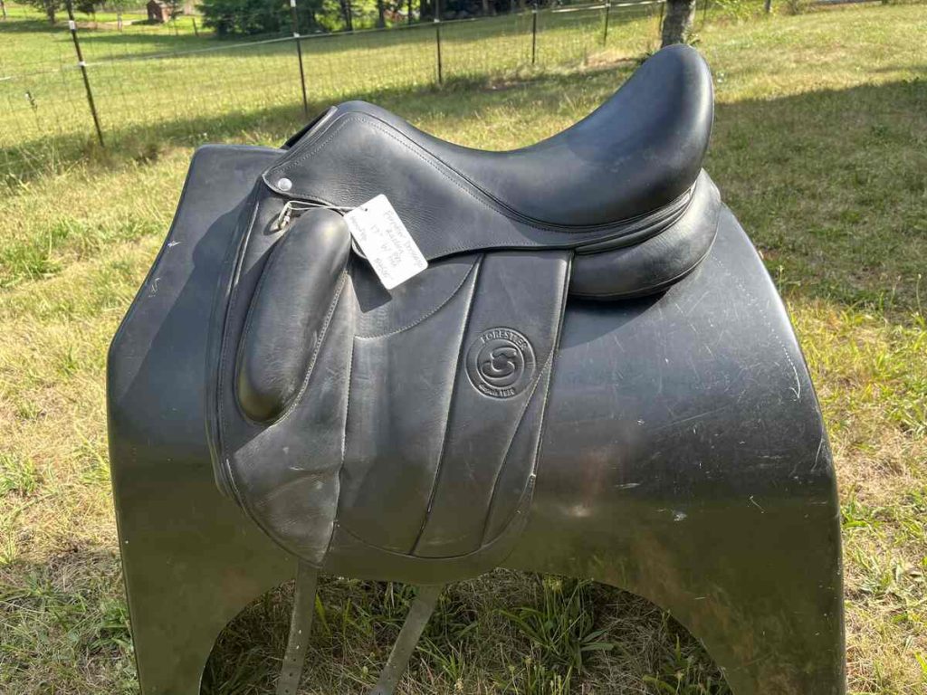 Side of Forestier dressage saddle