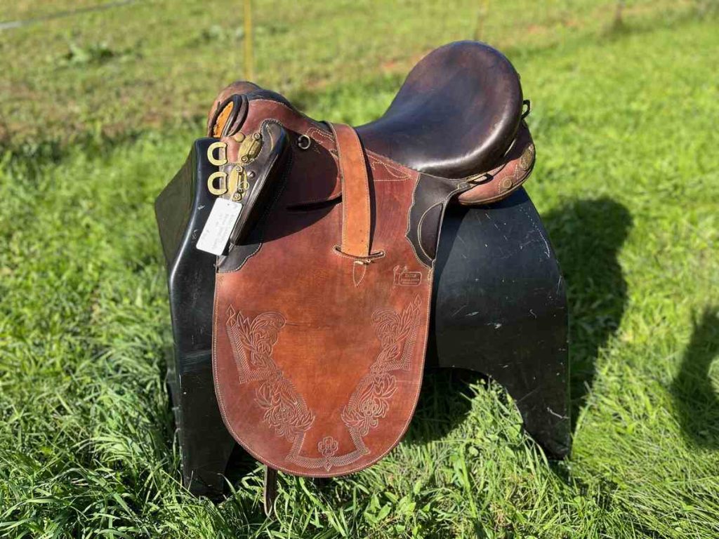 Aussie saddle