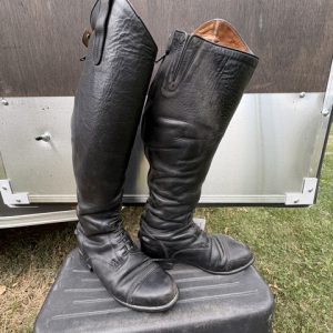 Ladies Ariat Field Boots 8